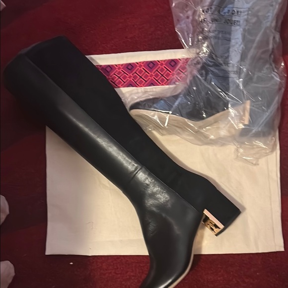 NIB GIGI Tory Burch Black Knee-High Boots - Picture 4 of 6